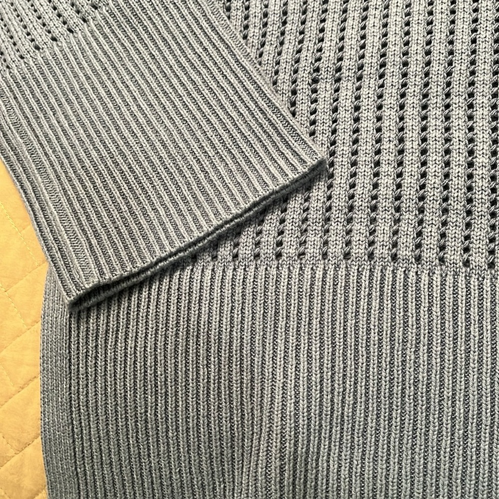 GAP Bainbridge Blue Relaxed Crochet V-Neck Sweater/NWT/S - Picture 10 of 16